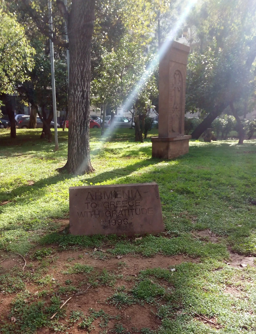 Πράσινος χώρος στην Αθήνα με φυσικό φως